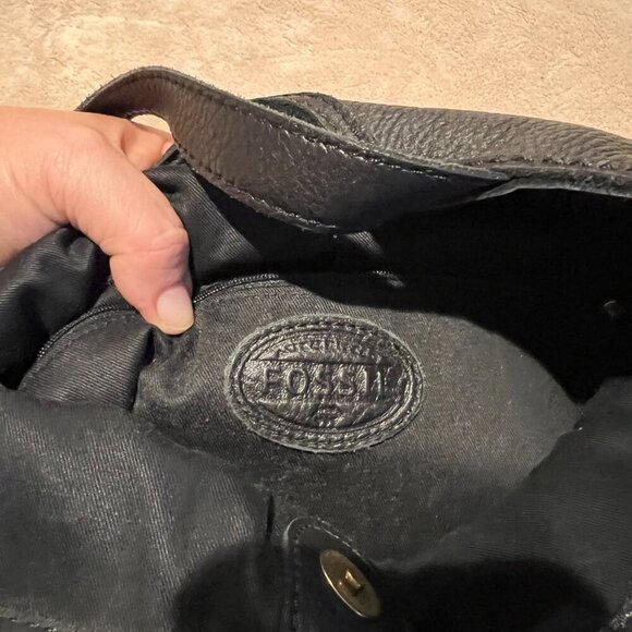 Large Fossil Erin crossbody fold over purse Black pebble leather dust bag includ - Picture 6 of 16